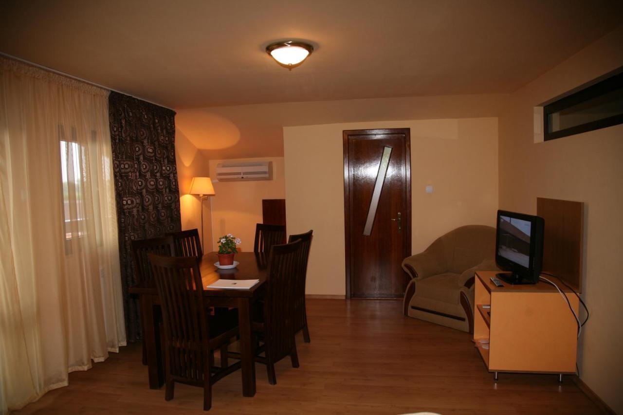 Vila Delta Travel - Mila 23 Mila Douazeci si Trei Phòng bức ảnh